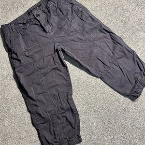 (6) Women’s Calvin Klein Black Cargo Capris with Elastic Cuffs